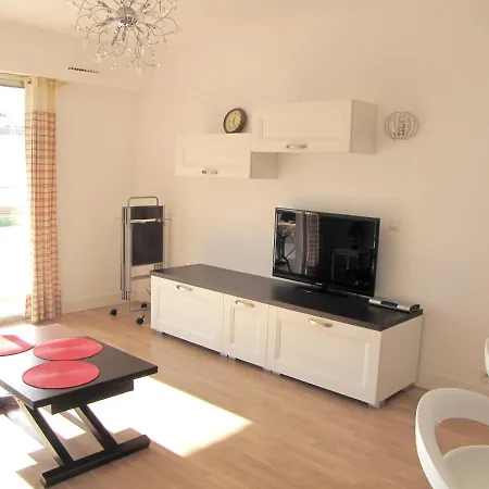 Moderne A - 50 M² - Vue Sur Jardin アパート *