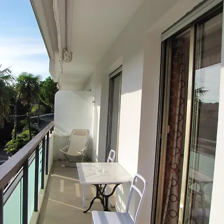 Moderne A - 50 M² - Vue Sur Jardin アンティーブ