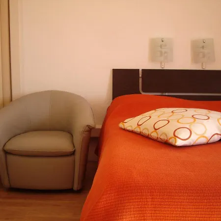 Moderne A - 50 M² - Vue Sur Jardin アパート *