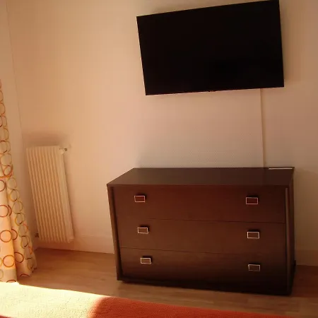 Moderne A - 50 M² - Vue Sur Jardin アパート アンティーブ