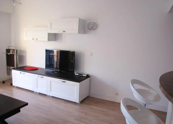 Apartment Moderne A - 50 M² - Vue Sur Jardin Antibes